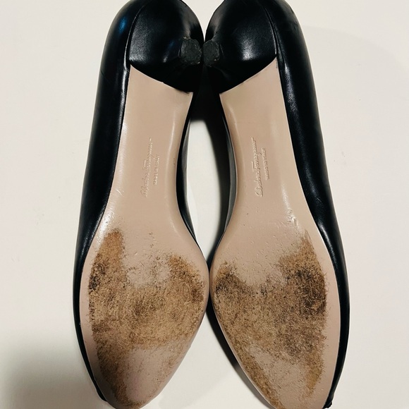 Salvatore Ferragamo Women’s Beautiful Classic Open Toe Slip On Heels Size 8.5B - Picture 5 of 7